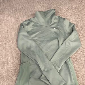 Nike therma fit top